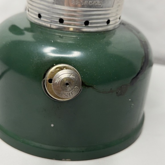 Vintage Coleman 220F Green Camping Outdoors Lantern Pyrex Globe USA Made 1967 - Picture 4 of 16